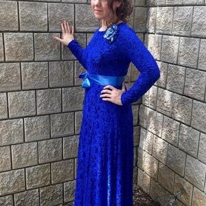 Elegant Blue Lace Dress